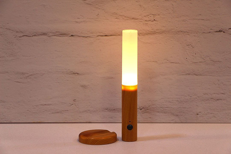 چراغ شارژی دیواری با پایه و حسگر حرکتی 🔋🌙